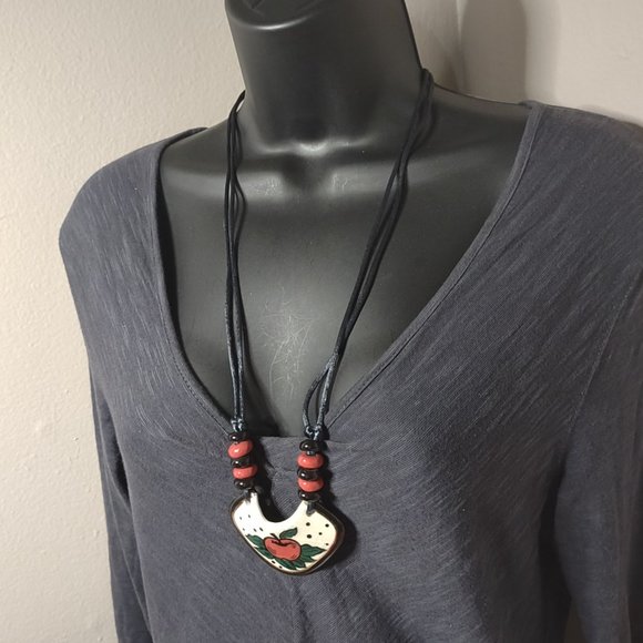 Vintage Red Apple Pendant Necklace - Picture 14 of 14